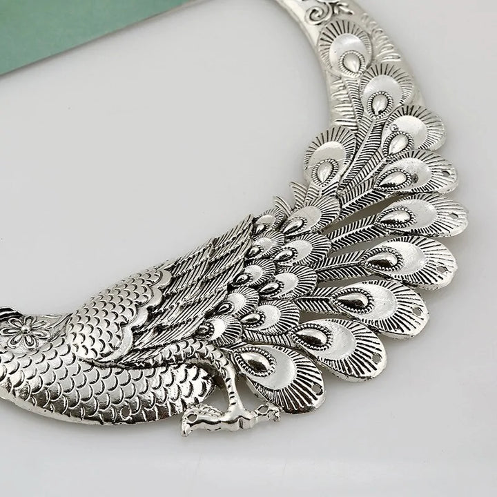 Retro Carved Peacock Collar